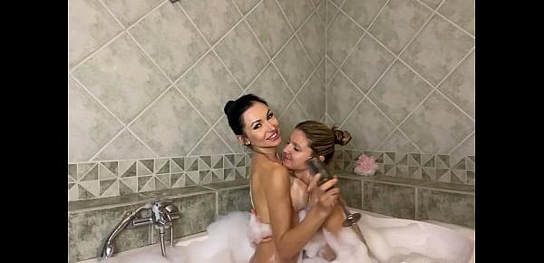  2 sexy cute girls getting orgasms in bath!!!